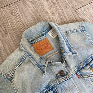 Levi’s women’s denim jacket